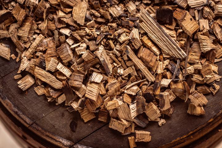 Actual product image Big Green Egg Apple wood pieces