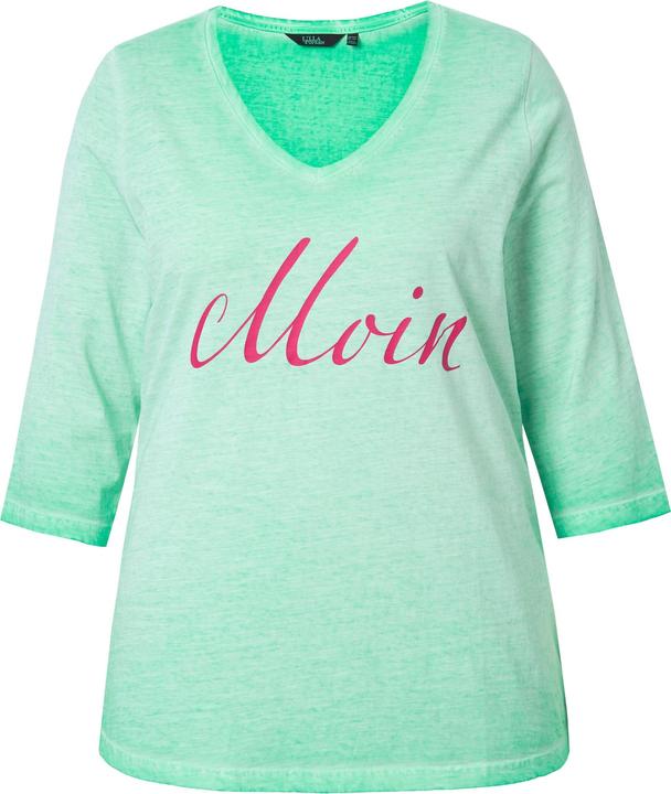 Image du produit Ulla Popken T-shirt col en V et manches 3/4. Imprimé « salut ». Teinture à froid (cold-dyed). (46, 48)