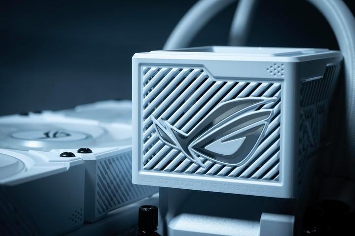 Actual product image ASUS ROG RYUJIN III 360 ARGB Extreme