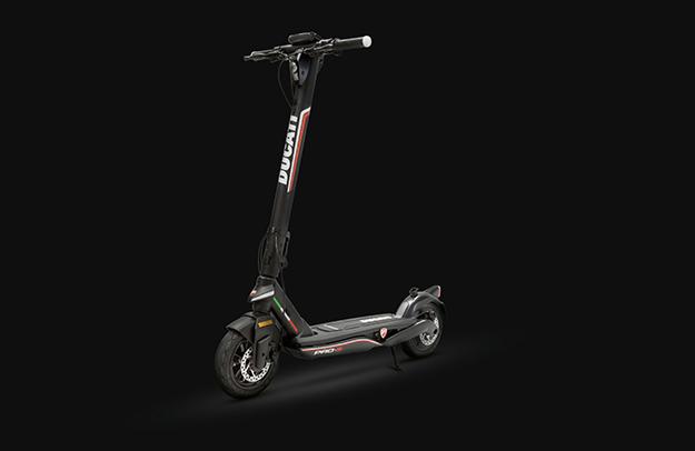 Immagine prodotto Ducati E-Scooter Pro-III (25 km/h, 50 km, 350 W)