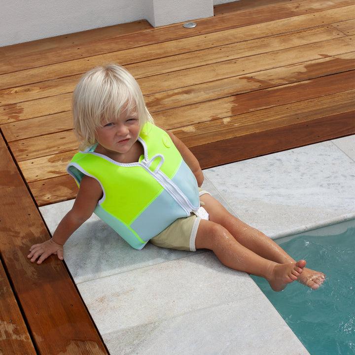 Produktbild Sunnylife Kinder Schwimmweste 1-2 Salty the Shark (bis 11 kg)
