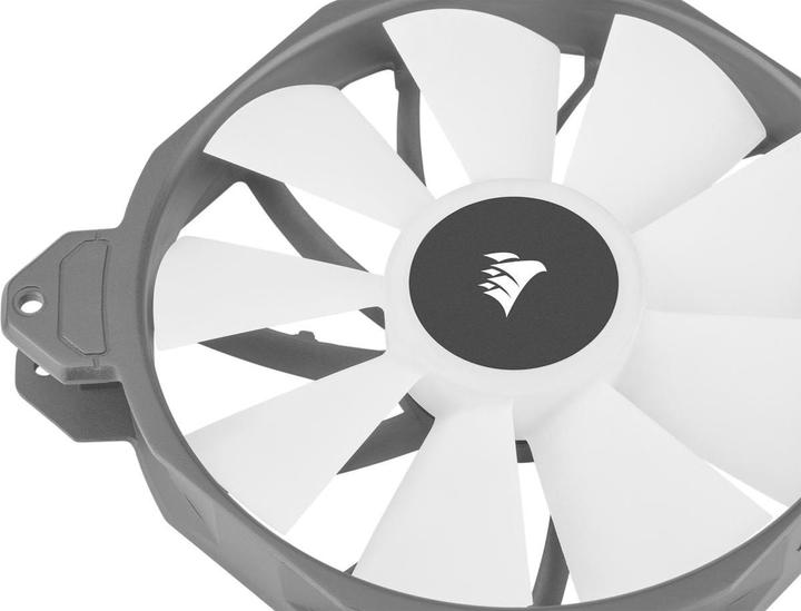 Actual product image Corsair SP140 RGB Elite (140 mm, 1 x)
