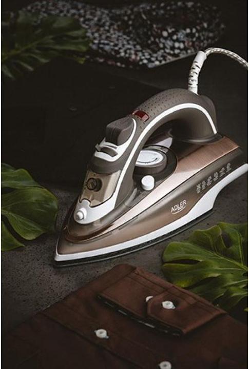 Actual product image Adler AD 5030 Steam Iron Ceramic Ironing Sole