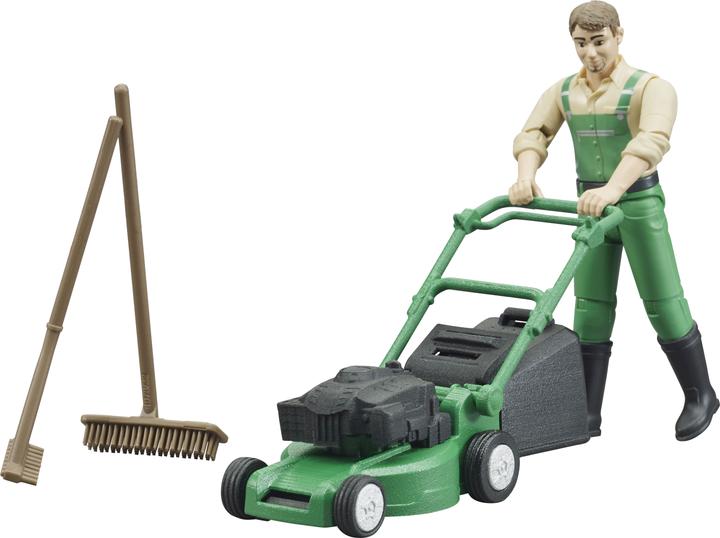 Bruder Tuinman met grasmaaier en tuingereedschap