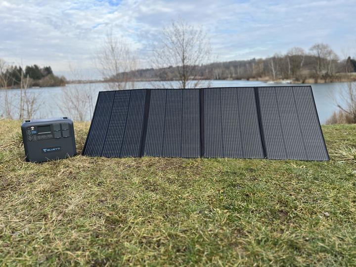 Actual product image Bluetti PV350 (350 W, 13.90 kg)