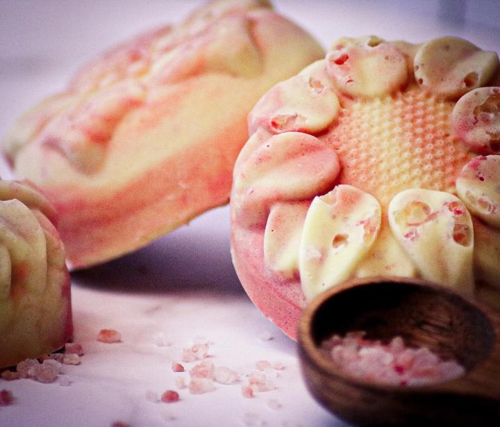 Actual product image Vivi Soaps Himalayan salt soap (Hard soap)