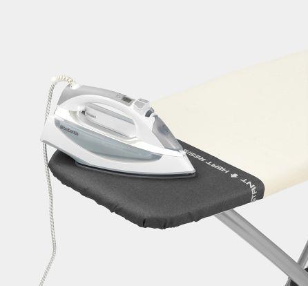 Image du produit Brabantia Table à repasser Spring Bubbles avec repose-fer à vapeur (135 x 45 cm)