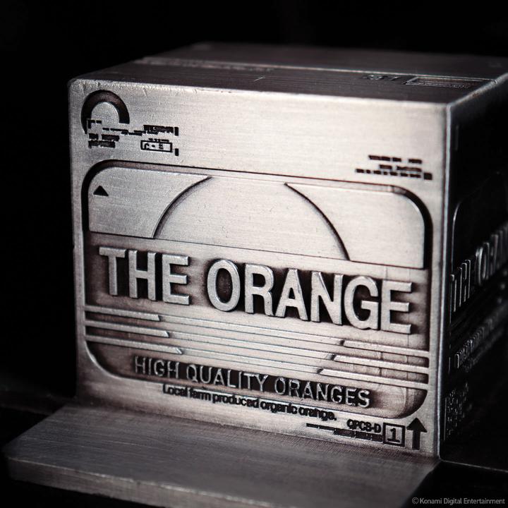 Actual product image Fanattik Metal Gear Solid 2 Replica Cardboard Box