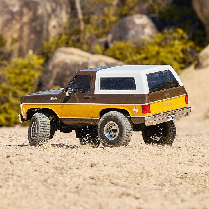 Productafbeelding FMS Chevrolet K5 Blazer 1:24 bruin - RTR 2,4GHz (RTR Gereed voor gebruik)