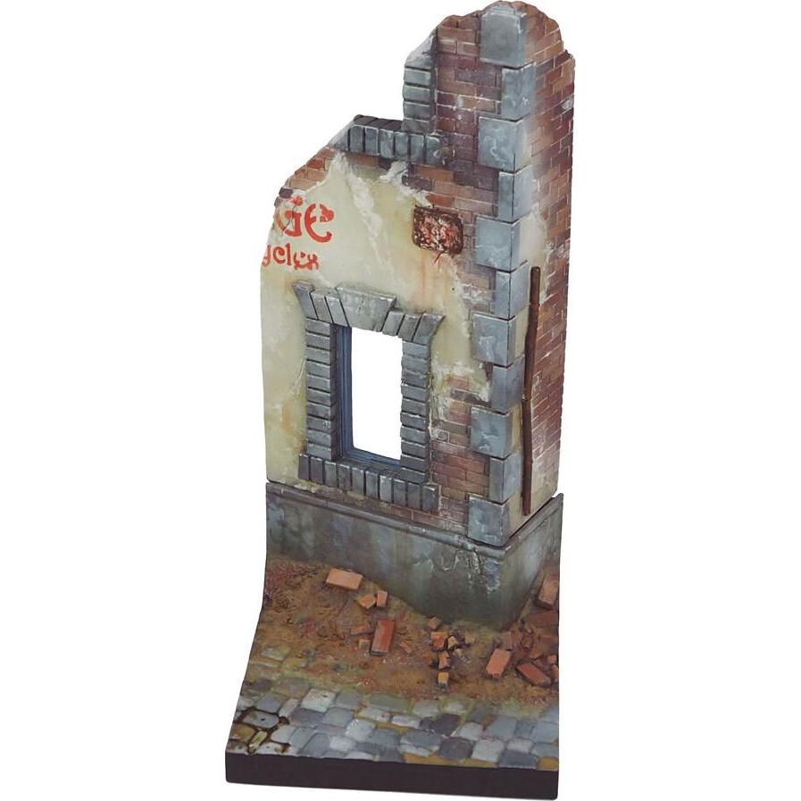Wittmax Scenics Diorama Bases Ruined Street Corner 7x7x16