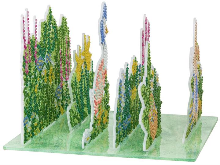 Actual product image Craft Buddy Peter Rabbit Crystal Art 3D Scene