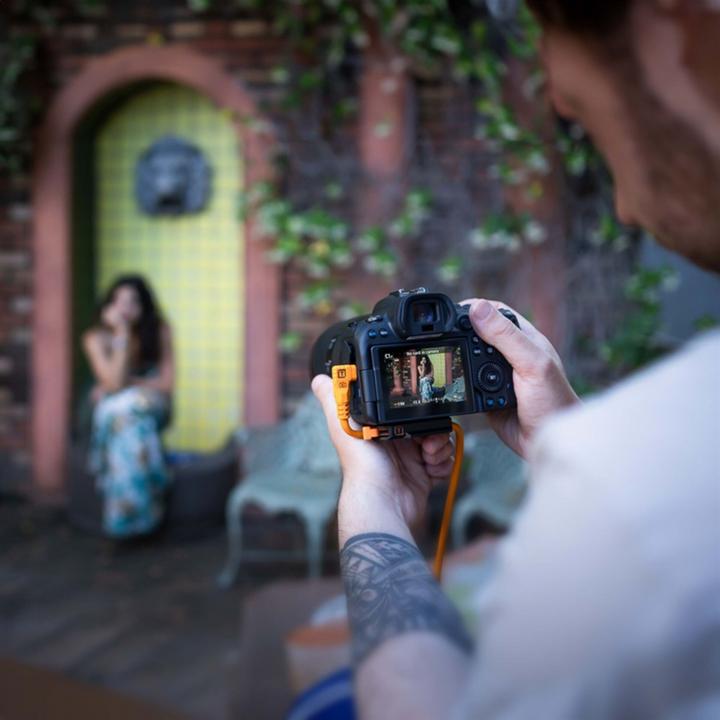 Produktbild Tether Tools TetherPro USB-C auf USB-C rechter Winkel orange 9,4m (9.40 m, USB 3.2 Gen 1)