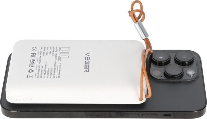 Actual product image AccuCell MagOn magnetic power bank with 10,000mAh capacity, QC3.0, compatible with MagSafe (15 W)