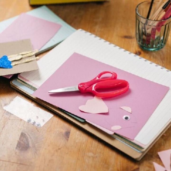 Image du produit Fiskars 1067851 Ciseaux pour enfants, Rose (15 cm)