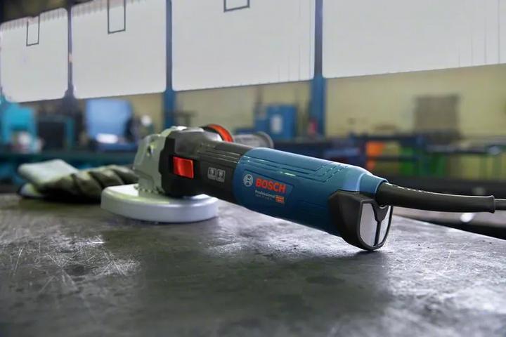 Actual product image Bosch Professional Angle grinder GWS 17-150 S (150 mm)