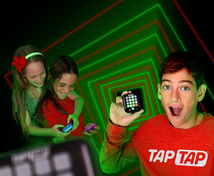Immagine prodotto smart TAPTAP® Arcade, gadget formato palmare con 10 giochi in stile arcade. Fai crescere uno dei 10