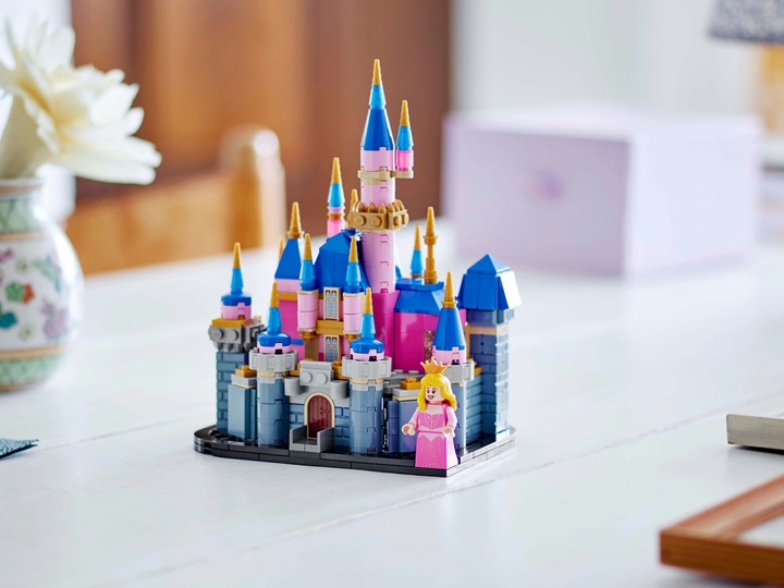 Actual product image LEGO Mini Sleeping Beauty Castle (40720, LEGO Disney)