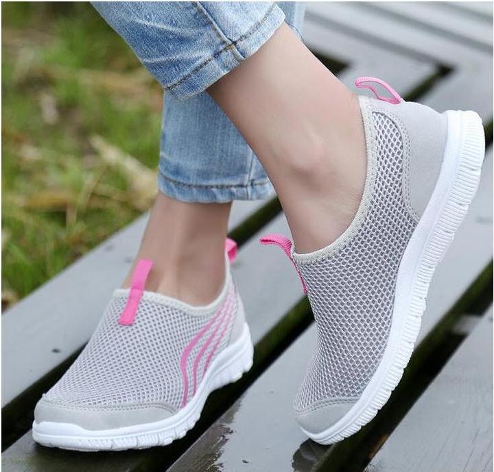 Produktbild Schwesternuhr EasySneaker (37)