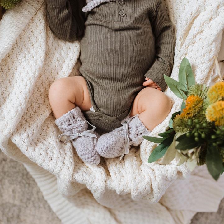 Image du produit Snuggle Hunny Merinoset Mützchen & Booties Grau