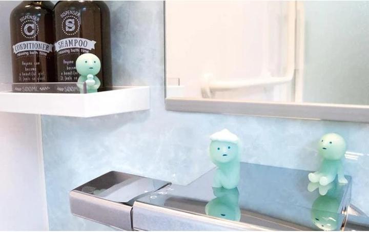 Actual product image Dreams Inc Smiski Bath