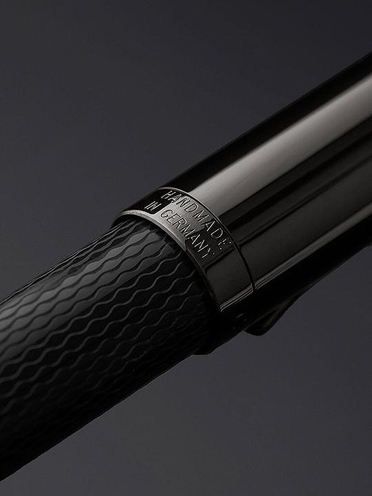 Image du produit Faber-Castell Füllfederhalter Guilloche Edition (Black Edition, 1x)