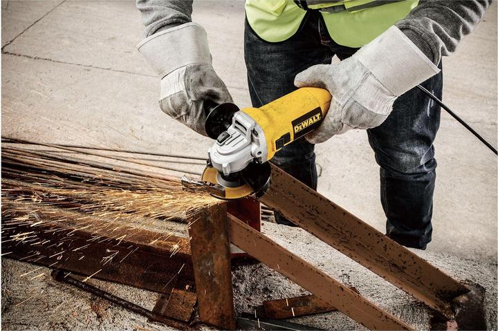 Actual product image DeWalt DWE4117QS angle grinder (125 mm)