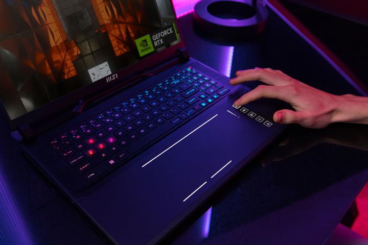 Immagine prodotto MSI Raider GE78 (17", 2000 GB, 32 GB, DE, Intel Core i9-13980HX)