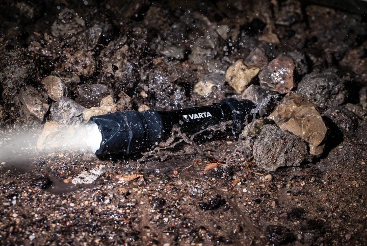Actual product image Varta Indestructible F30 Pro (22.80 cm, 650 lm)