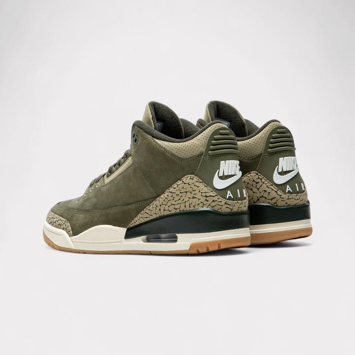 Immagine prodotto Nike Air Jordan 3 Retro (41)