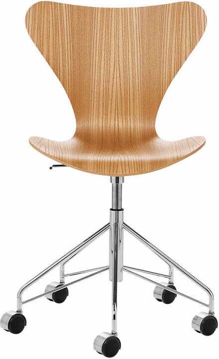 Fritz Hansen The Series 7 3117 Swivel Chair