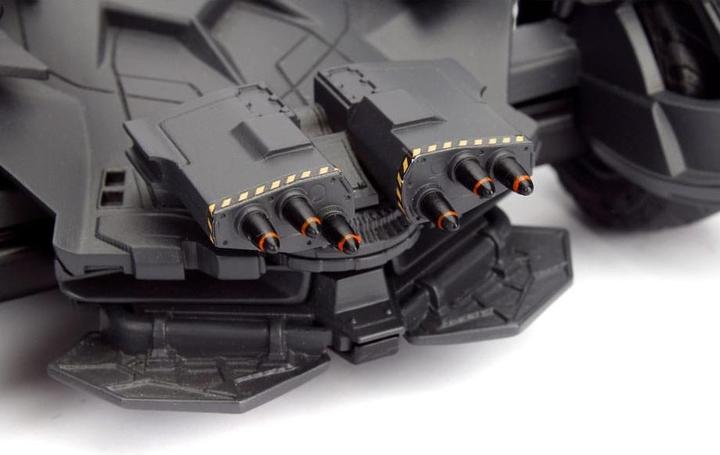 Produktbild Jada Batman Justice League Batmobile 1:24