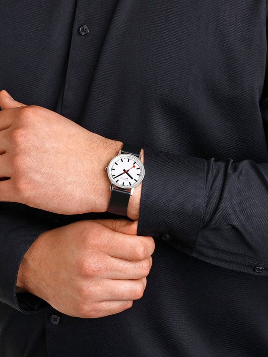 Produktbild Mondaine Classic - Vegan poliert (Analoguhr, Swiss Made, 36 mm)