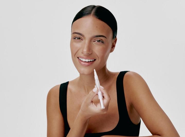 Actual product image Unicskin Unicwhite Smile Pen (2 ml, Bleaching powder)