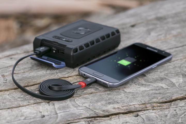 Actual product image Scosche FlatOUT LED ZETip (0.90 m, USB 2.0)