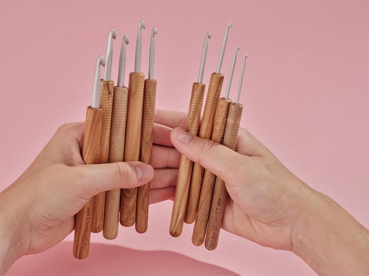 Actual product image addi Crochet hook Olive 15cm size 3