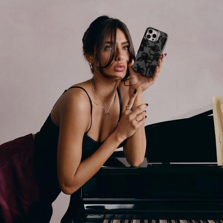 Produktbild Burga Tough Case Apple iPhone 16 Pro - Nocturnal (Apple iPhone 16 Pro)