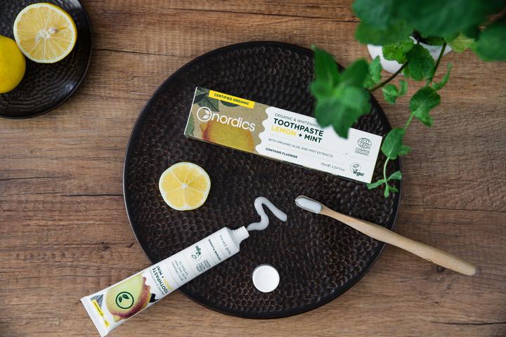 Produktbild Nordics Organic & Whitening Lemon + Mint (75 ml)