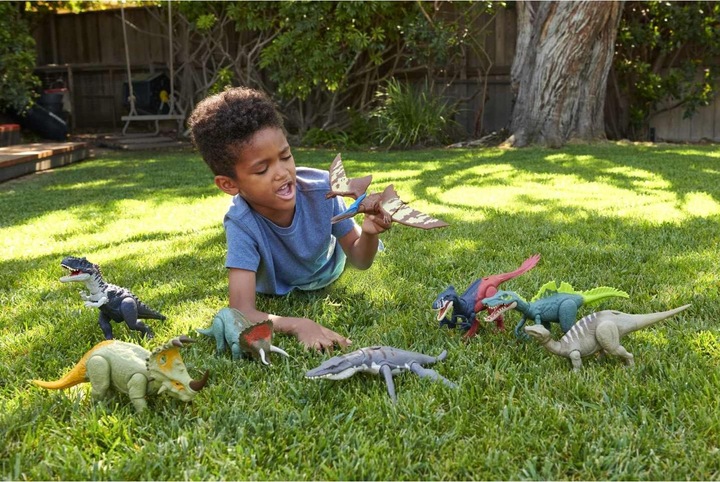 Actual product image Jurassic World Roar Strikers Iguanodon
