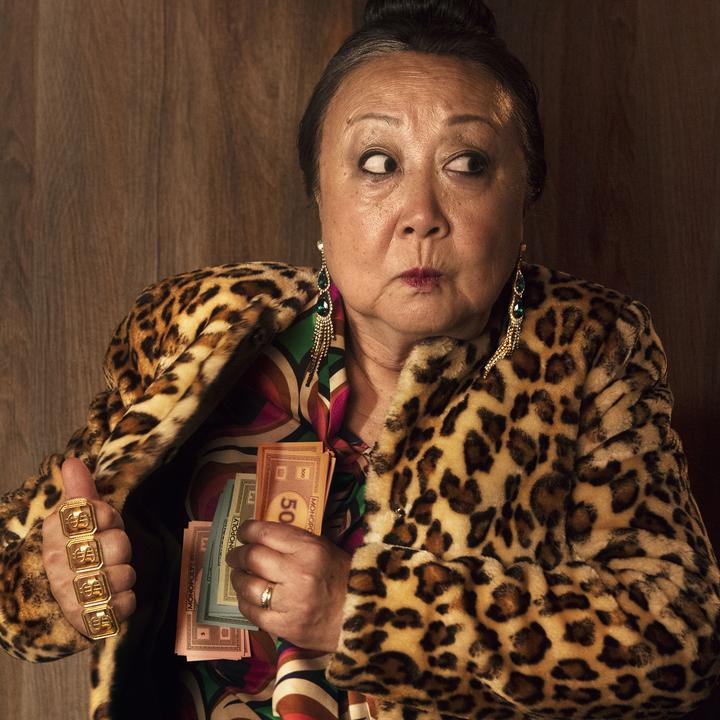 Produktbild Monopoly Brettspiel mit Aufbewahrungsfach und grösseren Spielfiguren