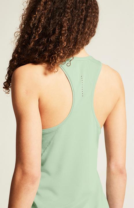 Actual product image Craft Women's Adv Essence Singlet 2 (L)