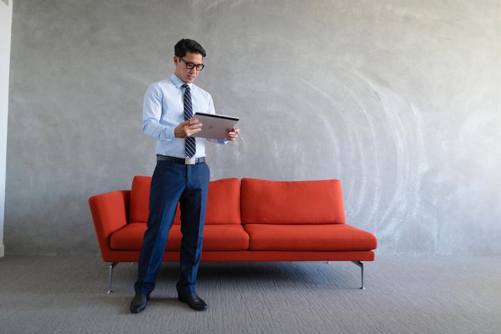 Actual product image HP Elite x2 1012 G2 - Tablet - with detachable keyboard - Core i5 7300U / 2.6 GHz - (12.30", 512 GB, 16 GB, Intel Core i5-7300U)