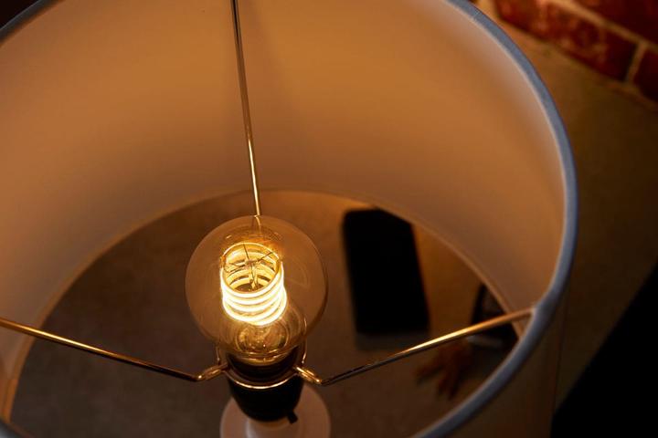 Produktbild Philips Hue White Filament (E27, 550 lm, 1x)