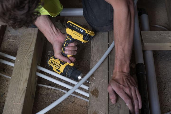 Image du produit Stanley Perceuse-Visseuse sans fil 18 Li-2 brushless avec 2 batteries (Fonctionnement sur batterie)