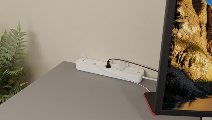 Actual product image Tesla Smart Power Strip 3 + 4 USB (3 x, CEE 7/5)