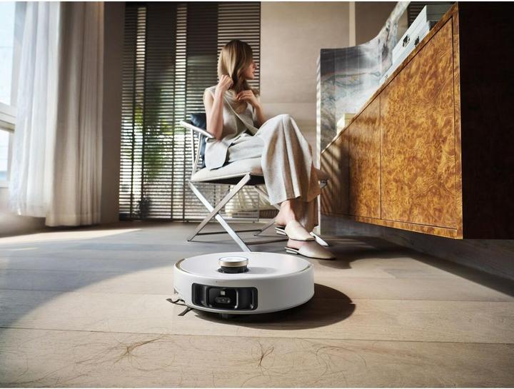 Actual product image Mova V50 Ultra (24000 Pa, Wiping pads (rotating))