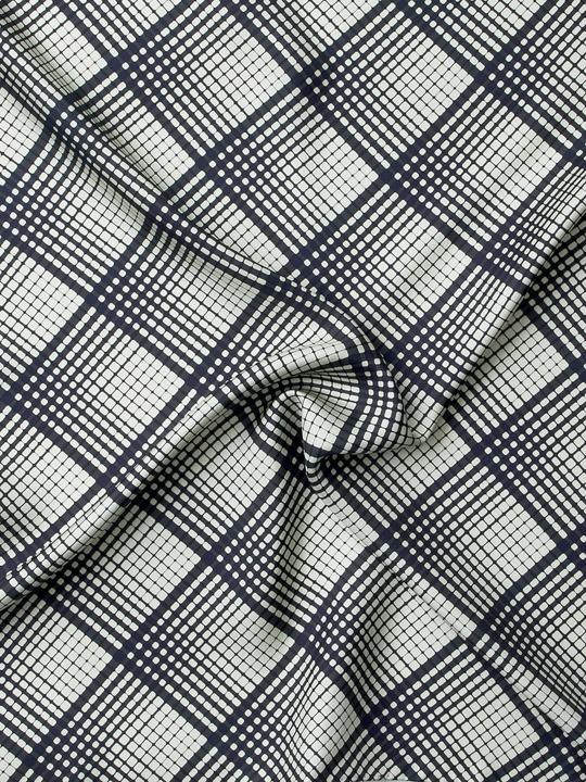 Actual product image Selected 100% Seiden Schal