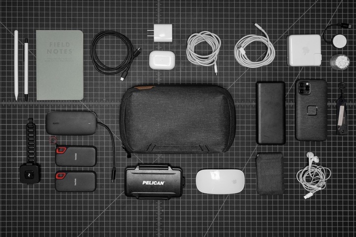 Actual product image Peak Design Tech Pouch (Camera accessory bag, 2 l)