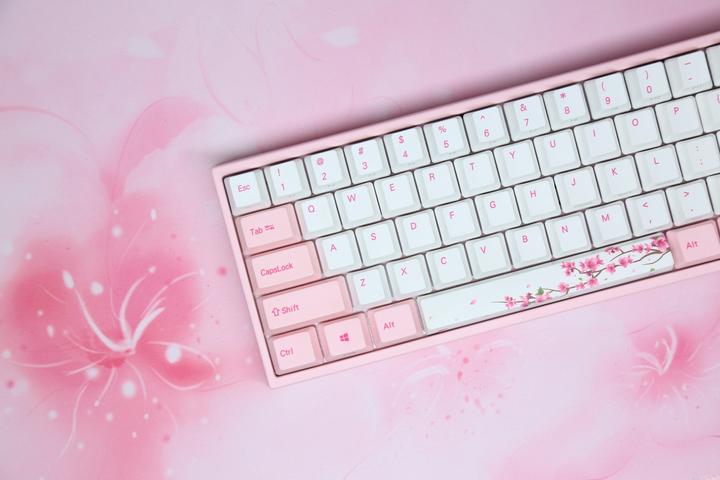 Actual product image Varmilo Sakura (XL)