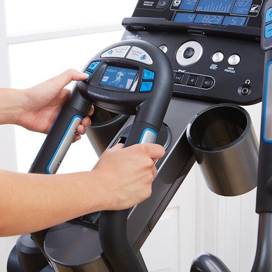Produktbild Life Fitness E5 Crosstrainer mit Track Connect Konsole