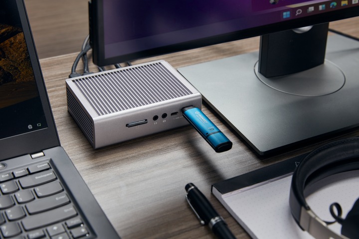 Actual product image Kingston IronKey Vault Privacy 50 (256 GB, USB-A, USB 3.2)